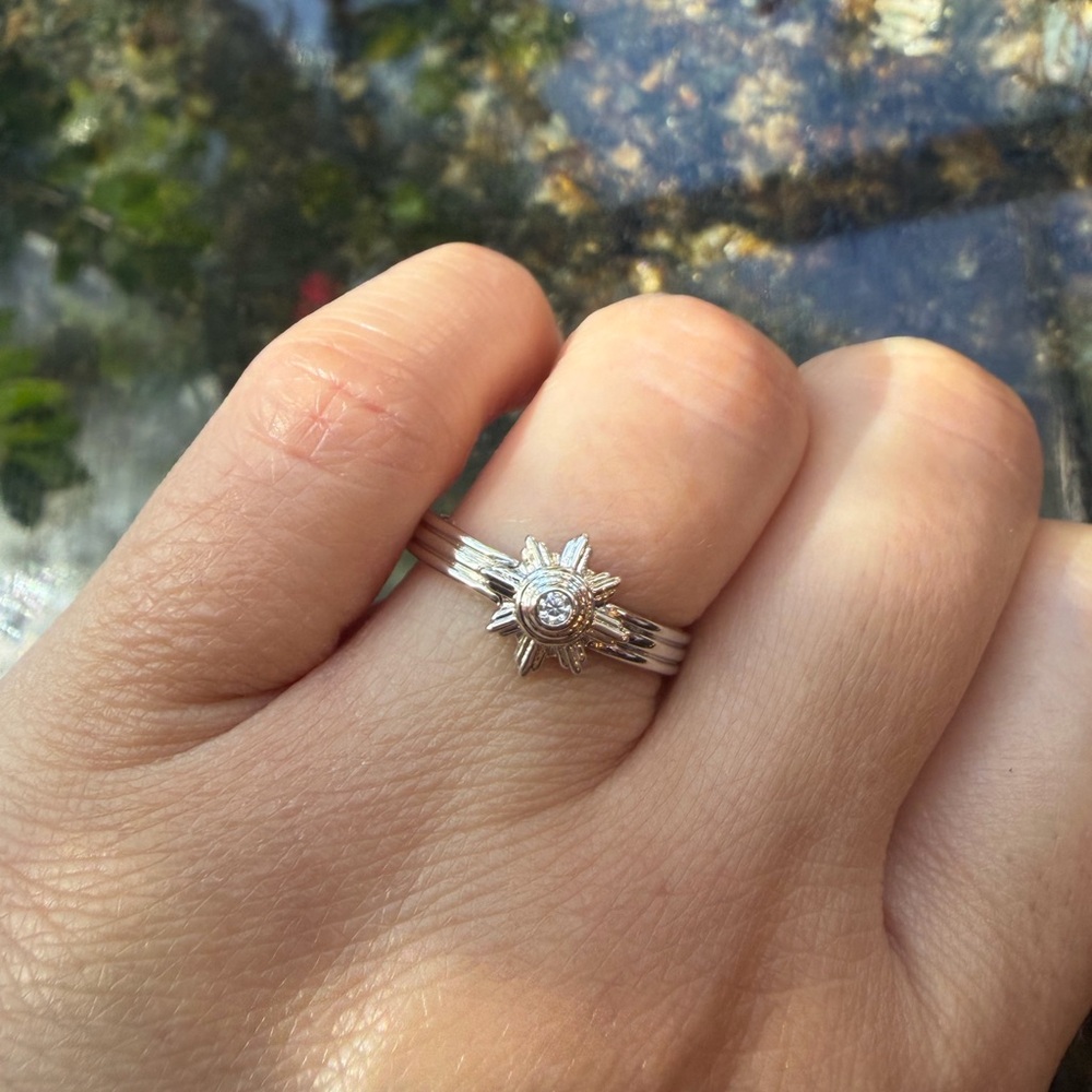 Elizabeth Stone Silver Starburst Ring